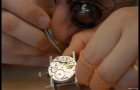 亨利慕时表扣怎么解开（手表保养与日常使用技巧）